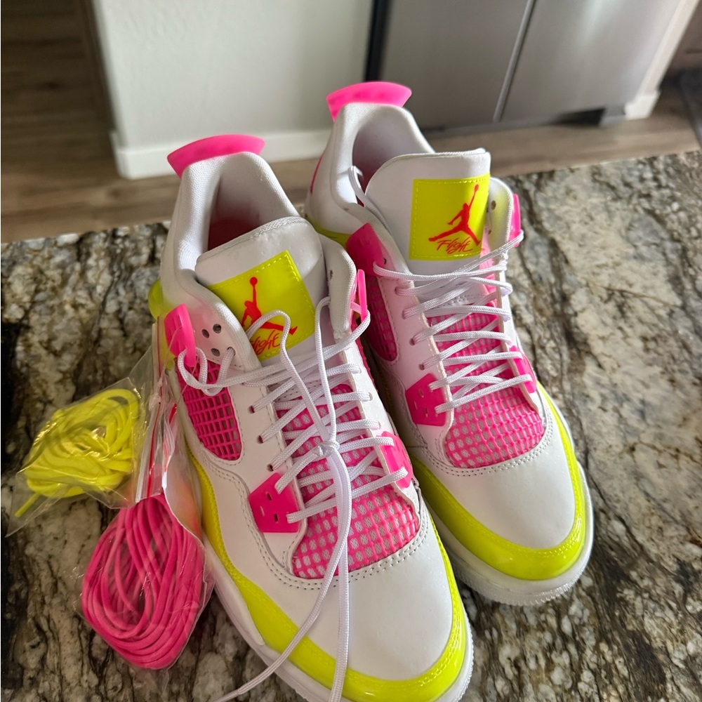 Air Jordan 4 Retro SE Vibrant Pink and Yellow Sneakers “Lemon Venom”